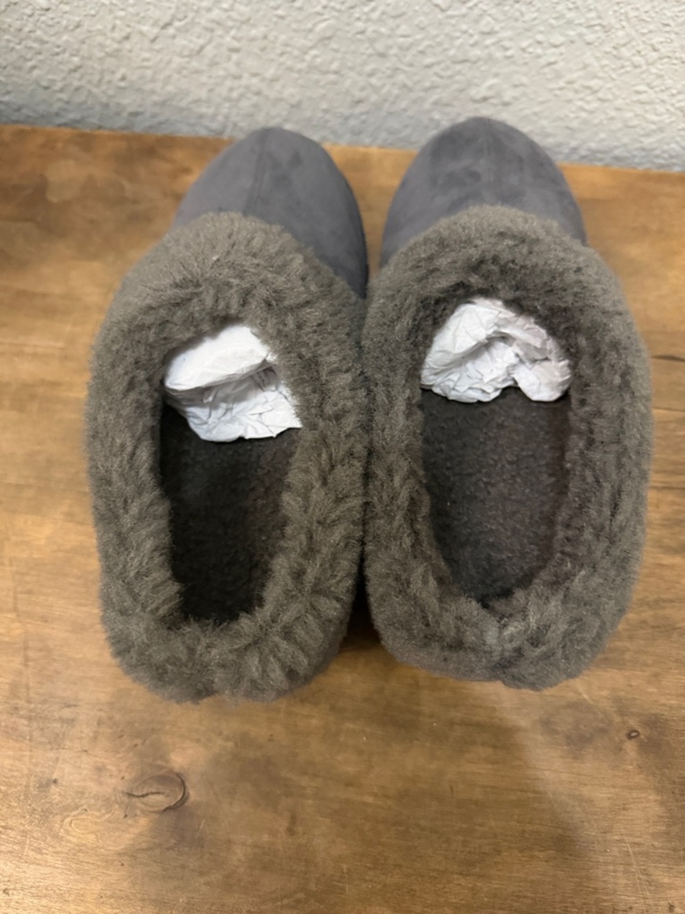 JOY Gray Faux Suede Shearling Lined Clog Slippers size 5 - Picture 4 of 6